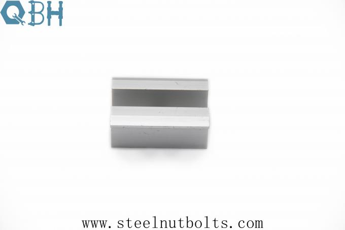 อุตสาหกรรมไฟฟ้าโซลาร์เซลล์ Anodized 6005-T5 Aluminium SUS304 Middle Clamp 2